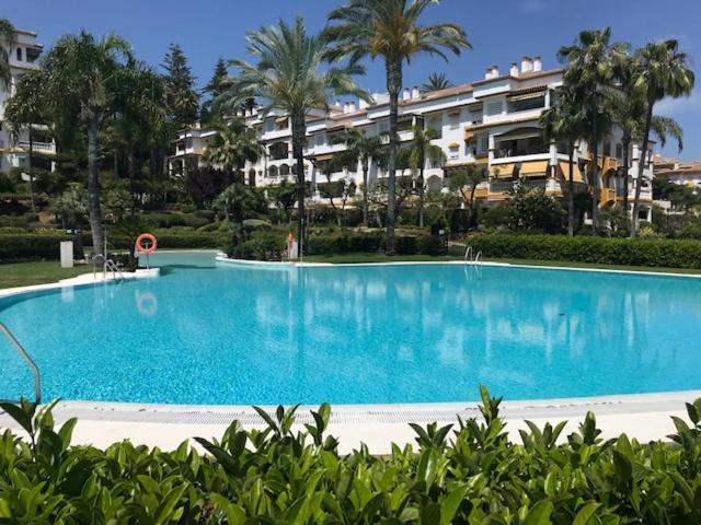 Hacienda Nagueles 1, 2 Bed 2 Bath, Large Terrace 400M From Beach 마르베야 외부 사진